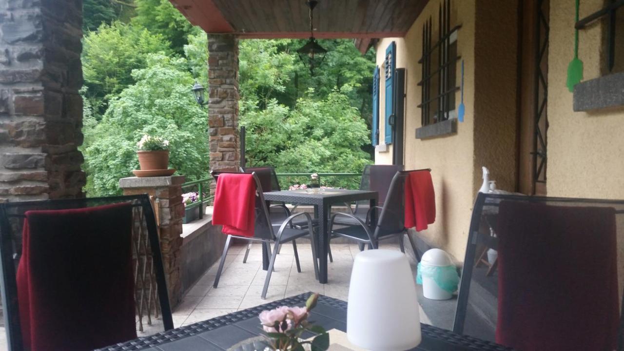 Bed and Breakfast Haus Am Dekernbach Кохем Экстерьер фото